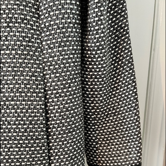 Perfect for fall! Calvin Klein long jacket with pocket and black trim. - Picture 2 of 3